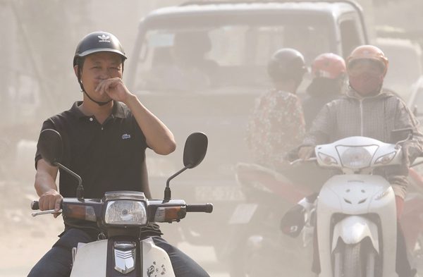 Bảo vệ sức khỏe học sinh trước cảnh báo đỏ ô nhiễm không khí