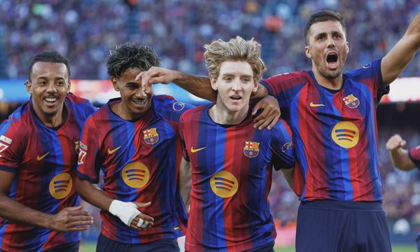 Barca toàn thắng chín trận đầu mùa