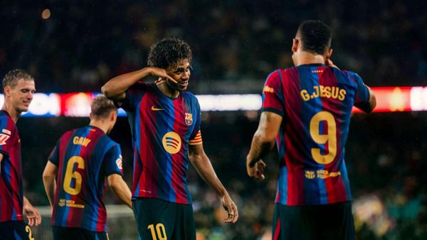 Barcelona thắng 7-2, Manchester United bị loại khỏi Cúp Liên đoàn