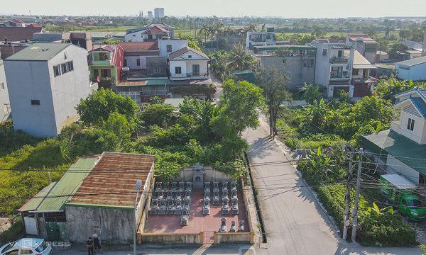 Bất an khi sống cạnh nghĩa trang