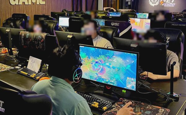 Bất chấp quy định đóng cửa sau 22h, quán game Hà Nội vẫn hoạt động giữa đêm