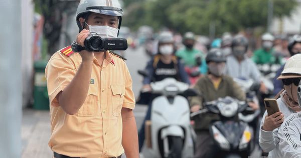 Bật đèn xi-nhan xin vượt xe thế nào để tránh bị phạt 6 triệu?