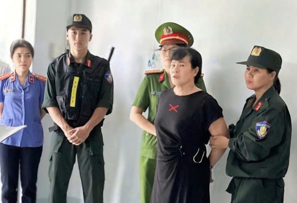 Bắt đối tượng có hành vi lợi dụng các quyền tự do dân chủ