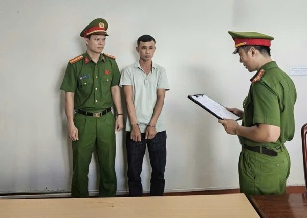 Bắt giam kẻ giả danh phó giám đốc, lừa tình lẫn tiền của người phụ nữ