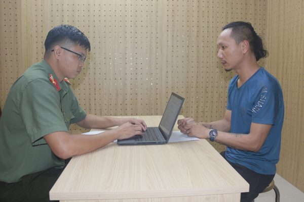 Bắt giam người thả diều gây ảnh hưởng 21 chuyến bay ở Tân Sơn Nhất
