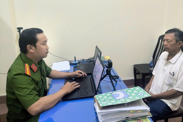 Bắt giữ kẻ giết người phụ nữ trong phòng ngủ để cướp vàng