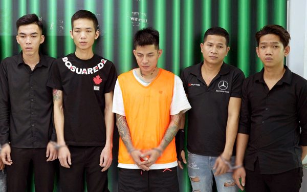 Bắt khẩn cấp 7 người trong vụ chạy ô tô tông vào đám đông tại phường Chợ Quán