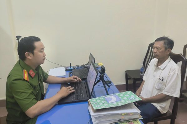 Bắt khẩn cấp gã đàn ông giết hàng xóm cướp tài sản