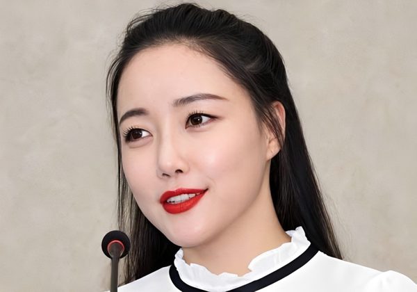 Bắt khẩn cấp nữ nghệ sĩ