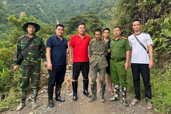 Bắt nghi phạm giết người lẩn trốn tại khu khai thác vàng ở Lào Cai