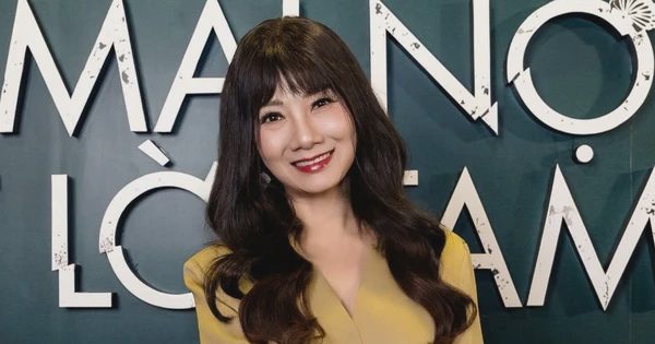 Bất ngờ trước nhan sắc NSND Mỹ Uyên ở tuổi 51