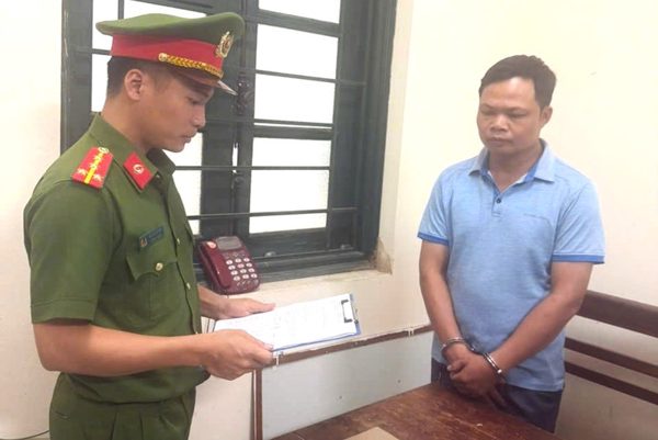 Bắt nhân viên kinh doanh thu tiền bán hàng của 37 đại lý rồi chiếm đoạt