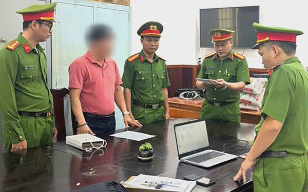 Bắt nhân viên ngân hàng lừa đảo hơn 73 tỉ đồng bằng chiêu 'đáo hạn ngân hàng'