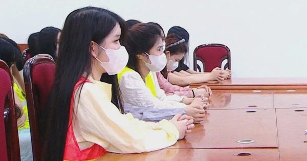 Bắt 'nữ quái' cầm đầu đường dây bán hàng trăm lít ma túy Etomidate