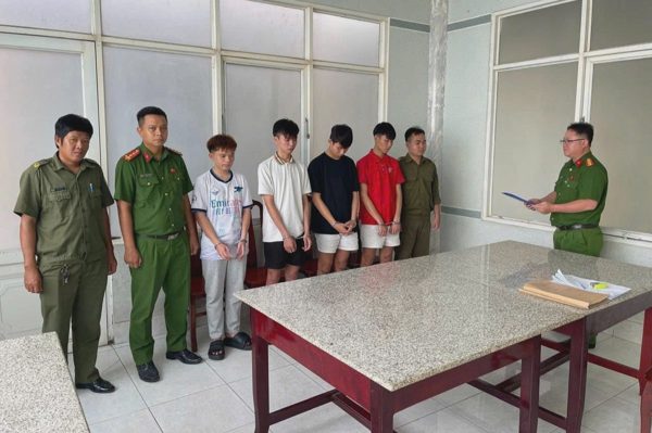 Bắt quả tang 4 đối tượng tổ chức "tiệc ma túy" trong khách sạn