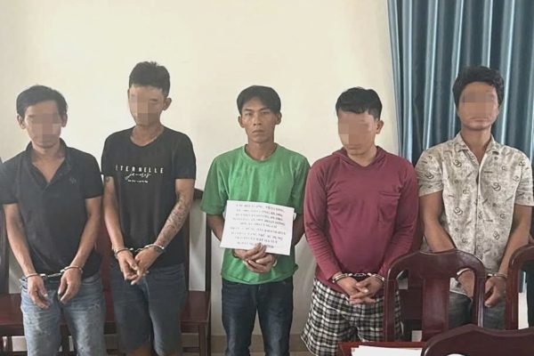Bắt quả tang thuyền viên mang ma túy lên ghe đi biển ở TPHCM