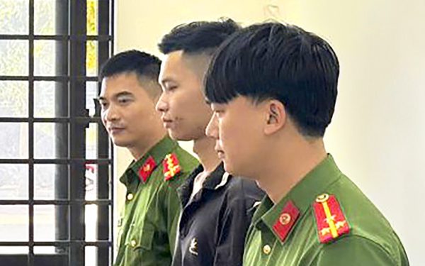 Bắt tài xế taxi say rượu, lái xe tông công nhân thu gom rác giữa khuya