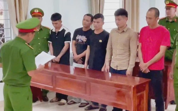 Bắt tạm giam 6 người tham gia 'hỗn chiến' trong quán cà phê ở Đắk Lắk