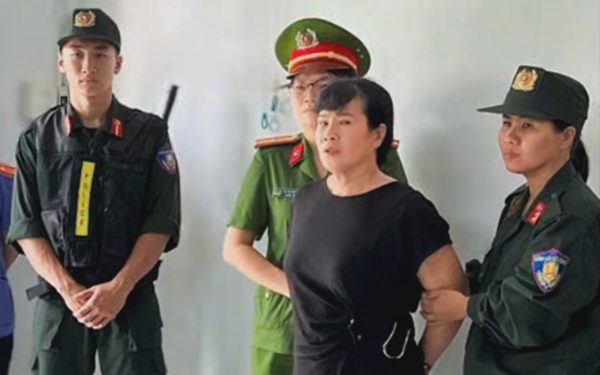 Bắt tạm giam chủ tài khoản Facebook 'Nguyễn Thị Châu'