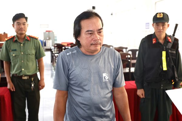Bắt tạm giam người đàn ông bị cáo buộc lợi dụng quyền tự do dân chủ