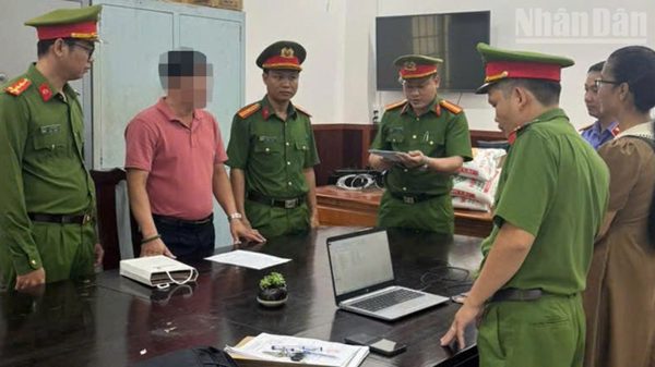 Bắt tạm giam nhân viên ngân hàng lừa đảo hơn 73 tỷ đồng