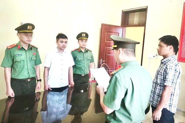 Bắt tạm giam Phó Viện trưởng thuộc Đại học Trưng Vương