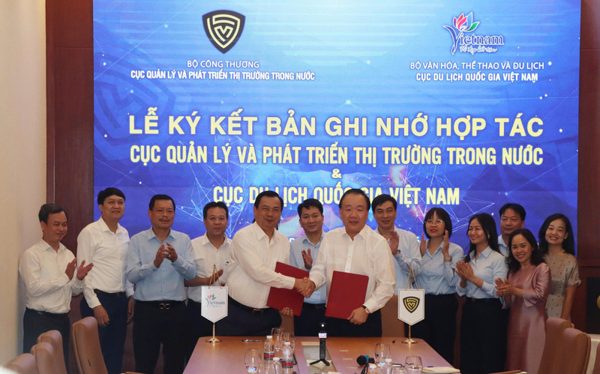 "Bắt tay" phát triển mô hình du lịch mua sắm hiện đại, mở rộng tiêu thụ hàng Việt