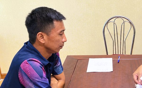 Bắt thanh niên cầm dao chém người sau mâu thuẫn