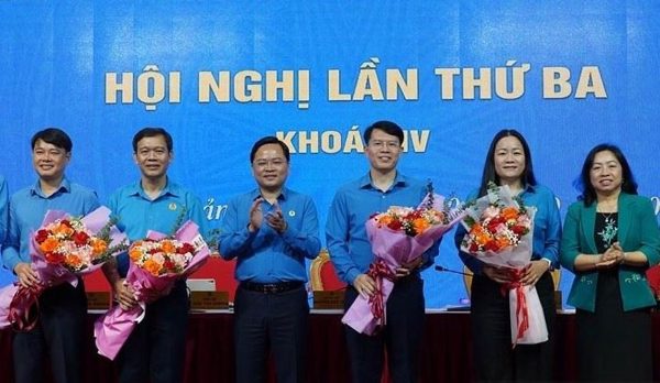 Bầu bổ sung ủy viên Ban Chấp hành và Ban Thường vụ Tổng LĐLĐ Việt Nam