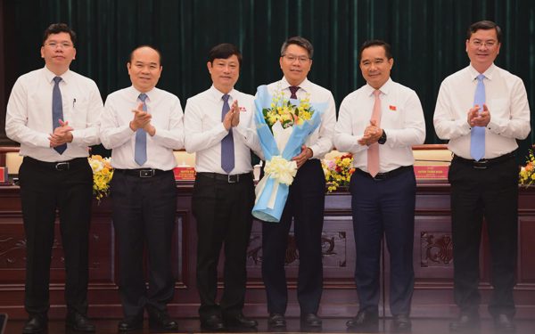 Bầu Giám đốc Sở Khoa học và Công nghệ Lê Văn Thăng làm Ủy viên UBND TP.HCM