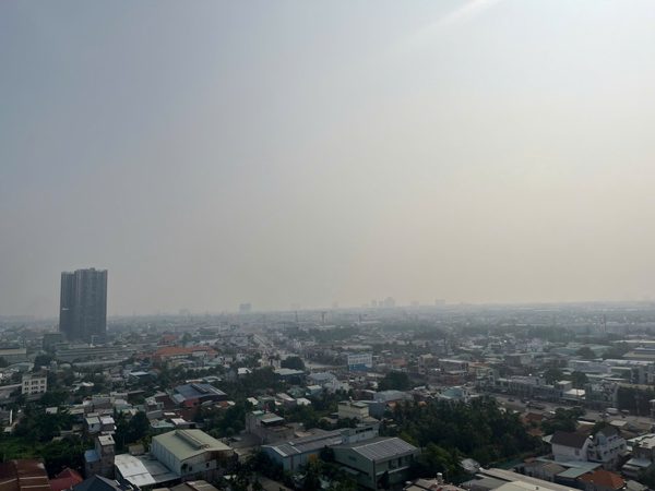 Bầu trời TPHCM mờ đục