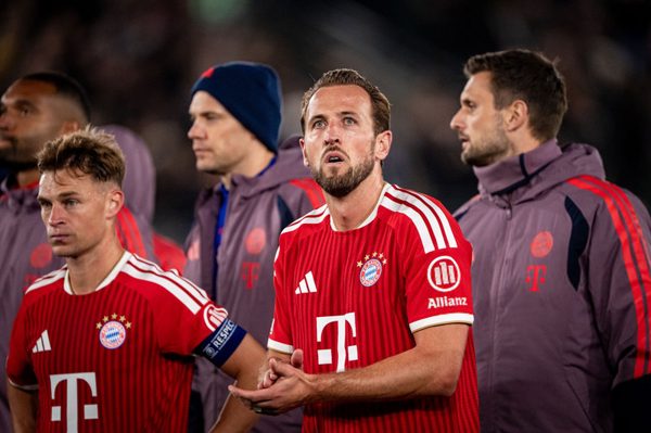Bayern đánh rơi 3 điểm trong trận đấu điên rồ ở Champions League