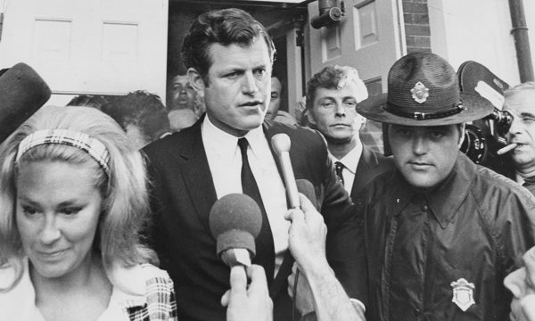 Bê bối khiến người nhà Kennedy băn khoăn về 'lời nguyền gia tộc'