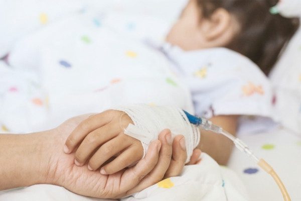 Bé gái 2 tháng tuổi bị giang mai