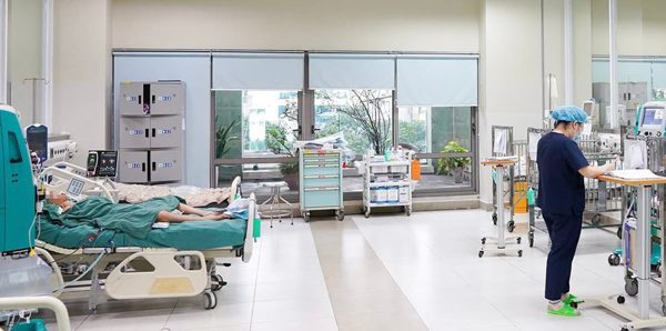 Bé gái 4 tuổi khỏe mạnh bất ngờ hôn mê sau cúm A