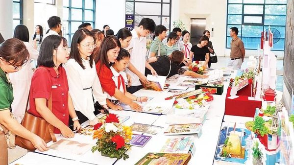 Bền bỉ nuôi dưỡng tình yêu với văn hóa đọc