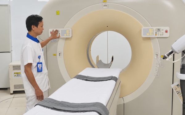 Bên trong bệnh viện 350 giường, trang thiết bị hiện đại của Trường đại học Quốc tế Hồng Bàng