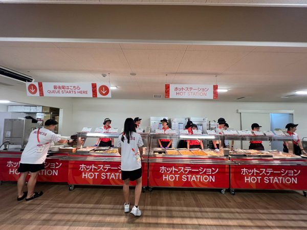 Bên trong bếp ăn Asiad 20: 80 đầu bếp từ 25 quốc gia phục vụ 120 món ăn mỗi ngày