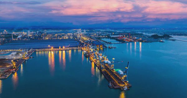 Bên trong "đại công trường" gần 20 tỷ USD đang làm thay đổi miền Trung