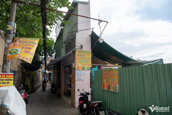 Bên trong những căn nhà siêu mỏng sau giải tỏa mặt bằng rạch Xuyên Tâm