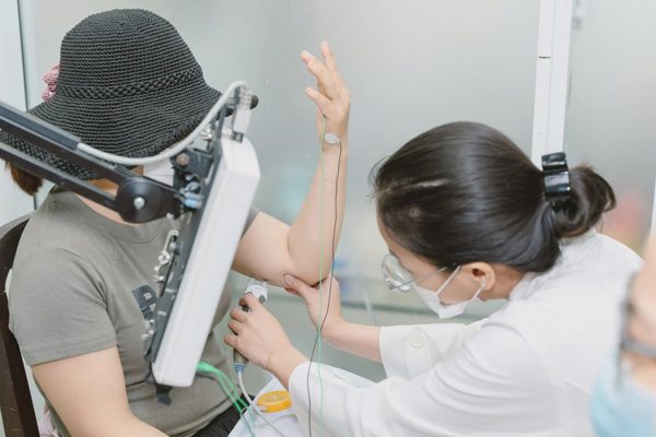 Bệnh lý thần kinh cơ gây nhiều triệu chứng phức tạp, chẩn đoán thế nào?