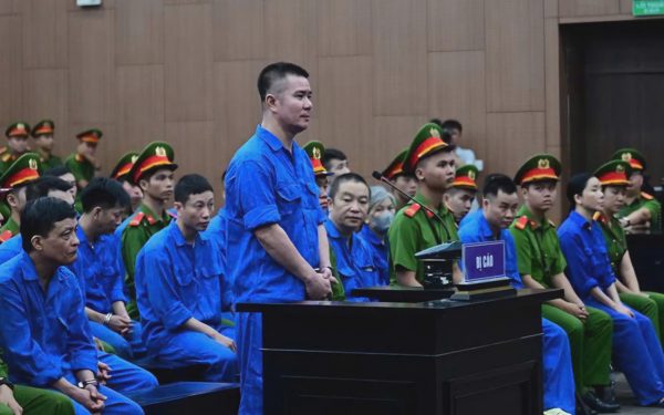 Bệnh nhân ‘tâm thần’ kể cuộc chơi ma túy trên bãi biển cùng điều dưỡng Viện Pháp y tâm thần