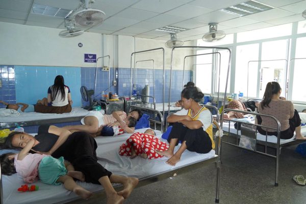 Bệnh nhân tăng đột biến, bệnh viện ở Quảng Trị xoay xở ra sao?