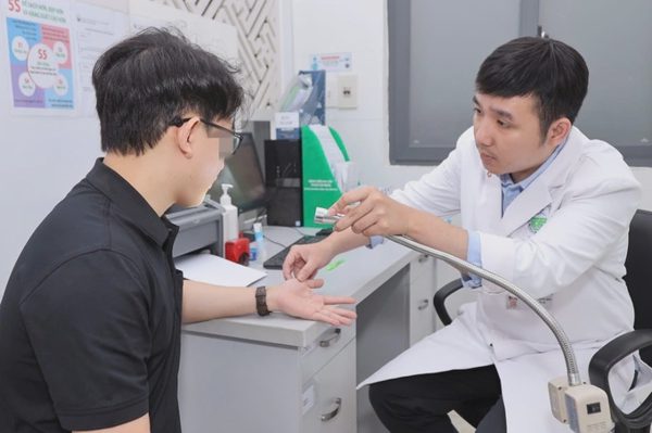 Bệnh tình dục tăng mạnh: Bác sĩ chỉ nguyên tắc A-B-C để “yêu” an toàn