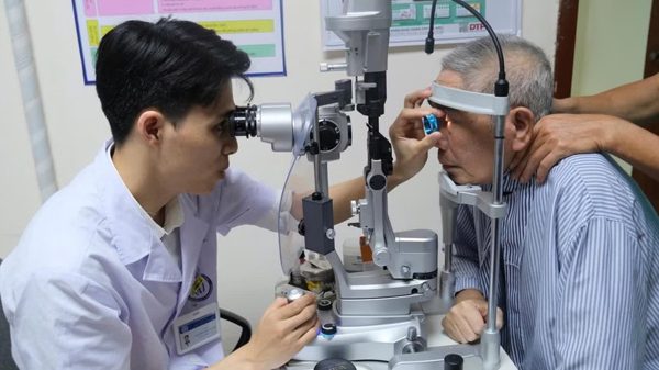 Bệnh võng mạc đái tháo đường: Đừng chờ mắt có triệu chứng mới đi khám