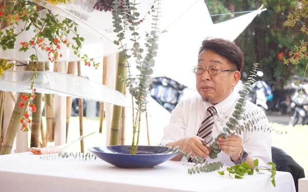 Bí ẩn Ikebana Nhật Bản: Trước khi ngắm hoa, khách phải cúi đầu cảm ơn hoa