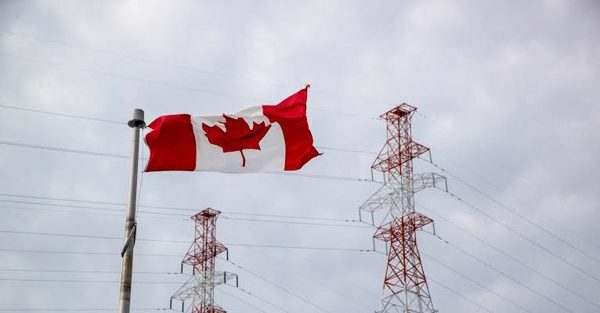 Bị áp lệnh trừng phạt, Canada dọa cắt dòng điện xuất khẩu sang Mỹ