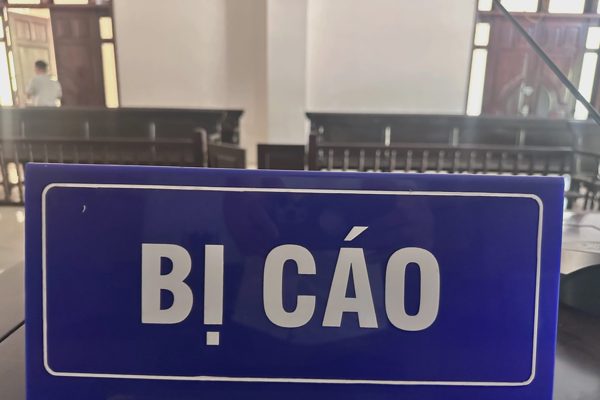 Bị chia tay, người đàn ông khóa cửa đốt phòng trọ của tình cũ