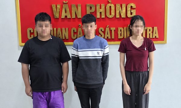 Bị đòi lại xe mượn, thiếu niên rủ đồng bọn vác kiếm truy đuổi, cướp tài sản