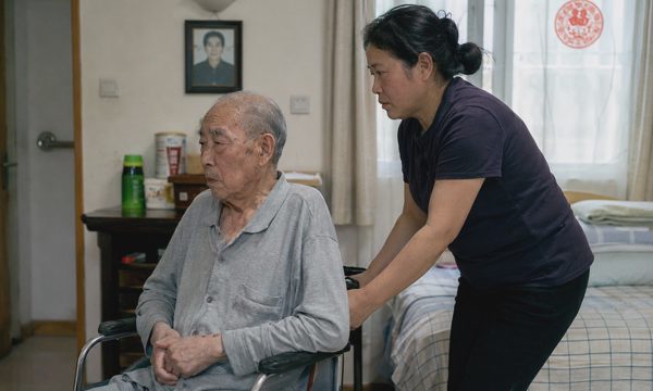 Bi kịch của cụ ông cưới người giúp việc